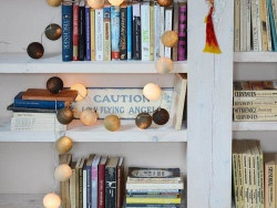 TOP những ý tưởng đèn trang trí kệ sách sáng tạo và đẹp mắt  TOP những ý tưởng đèn trang trí kệ sách sáng tạo và đẹp mắt