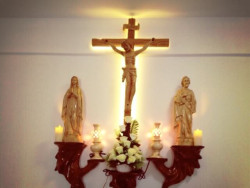 TOP 5 mẫu đèn trang trí bàn thờ chúa HOT nhất hiện nay TOP 5 mẫu đèn trang trí bàn thờ chúa HOT nhất hiện nay