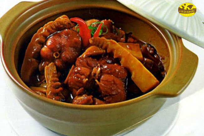 cá kho măng với nước màu