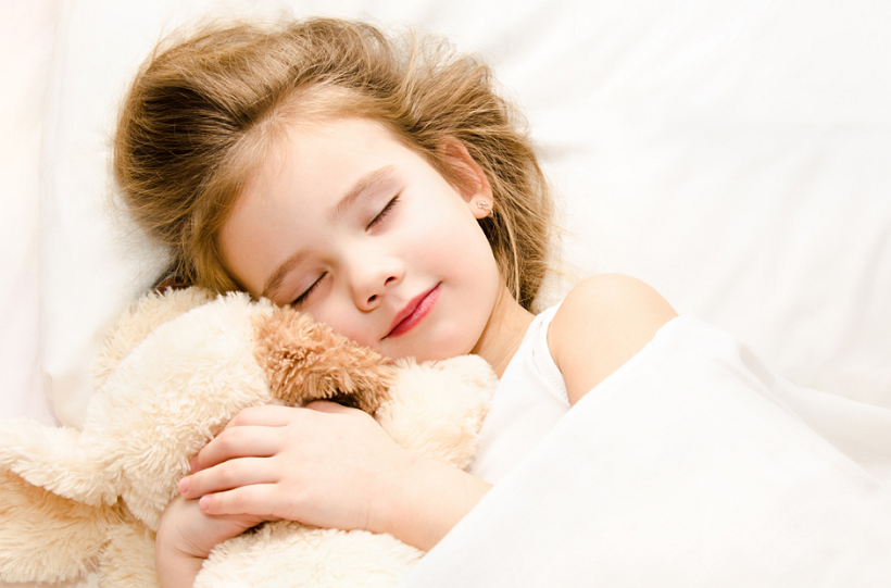Ngủ đủ giấc cũng là cách tăng đề kháng cho bé